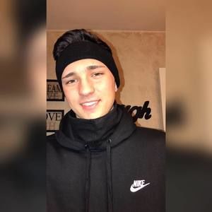 Meet your Posher, Dakota